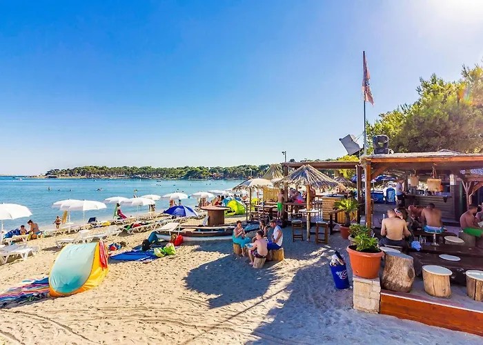 2 Bedroom Lovely In Lägenhet