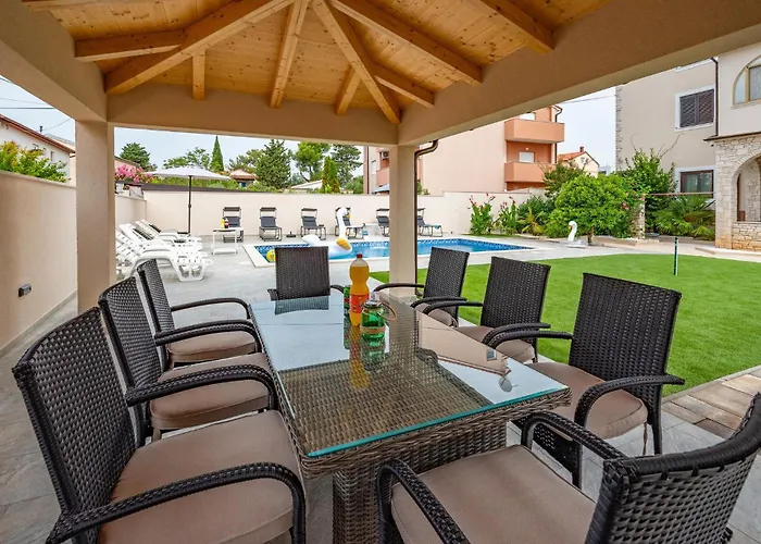 2 Bedroom Lovely In Medulin