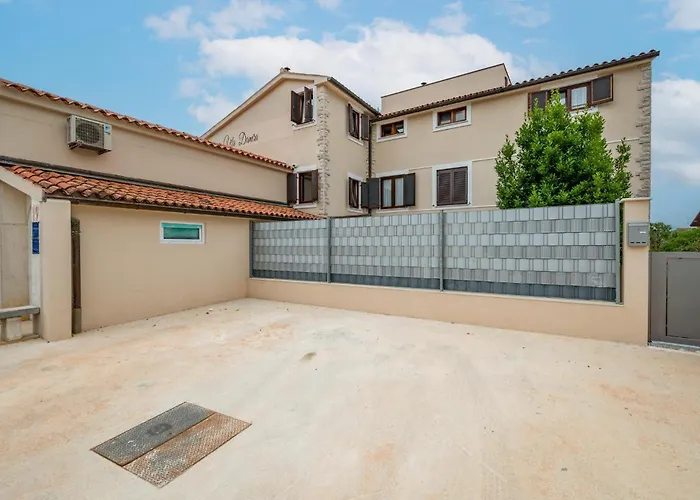 2 Bedroom Lovely In Lägenhet Medulin